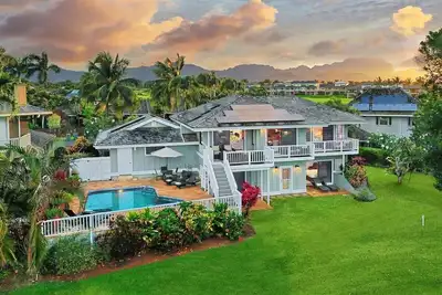 Image de Vue sur l'océan Façade du parcours de golf Kiahuna sur la voie navigable * Poipu Wai Hale *