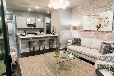 Image de New Orleans Warehouse District: Condo moderne | 2 chambres 2 salles de bain