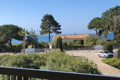 Image de Studio avec chambre séparée. Terrasse vue de mer. Baie de Sagone