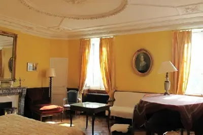 Image de Chambre Jaune Dans Le Chateau Massal