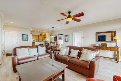 Image de Condo près des pistes avec cuisine gastronomique et foyer en pierre