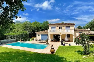 Image de Villa avec piscine et jardin privés\/ Cote d'Azur