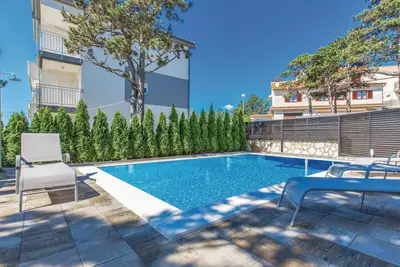Image de Maison de vacances Crikvenica pour 2 - 6 personnes avec 2 chambres à coucher - Maison de vacances