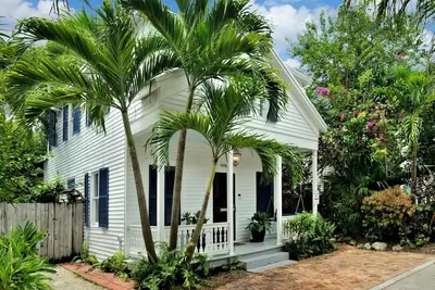 Image de ~ Villa Azul ~ Nouvelle Location! - À couper le souffle \"Old Town\" Accueil w / Pool & Parking!