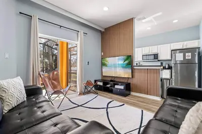Image de 3 Bd/ 3 Ba/ Regal Oaks  (5714 Dd)