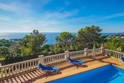 Image de Casa Flora, vue fantastique sur la mer et la ville, piscine privée, calme