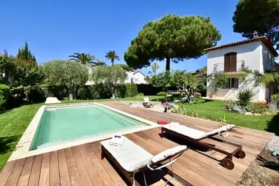 Image de Superbe villa avec Piscine et plage à 20 m!