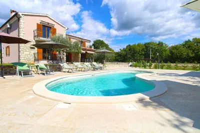 Image de Maison de vacances Tinjan pour 1 - 8 personnes avec 3 chambres Ă coucher - Maison de vacances