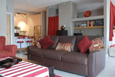 Image de Belle Appartement D'Une Chambre Au Coeur Du Centre-Ville De Victoria