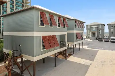 Image de Brand New chalet mis à jour sur la plage!