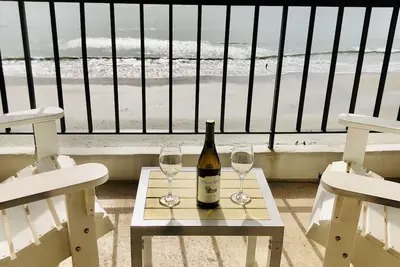 Image de Nouvelle Liste! Incroyable Condo De Luxe Oceanfront!