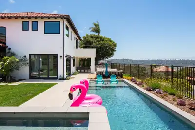 Image de Luxe Del Mar Dream Home avec vue panoramique sur l'océan