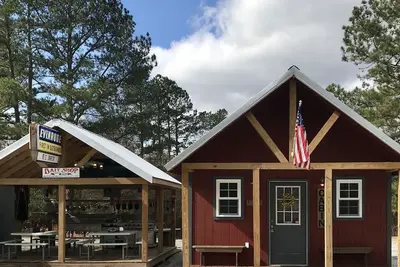 Image de Tiny House min du lac Hartwell & Clemson, stockage sécurisé des bateaux avec port de charge Batt