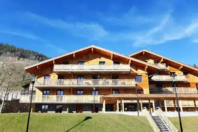 Image de Appartement de Montagne | Accès Piscine extérieure, Salle de jeux et bien plus!