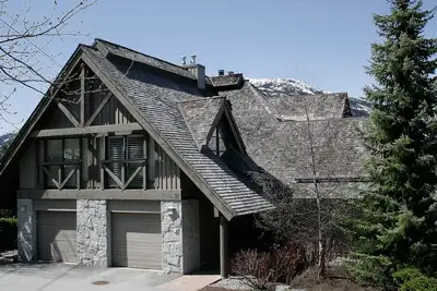 Image de Pinnacle Ridge 21 | 5 chambres, 3 salles de bain