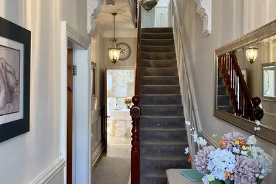 Image de Une maison de ville superbement située dans la ville balnéaire de Saltburn by the Sea.