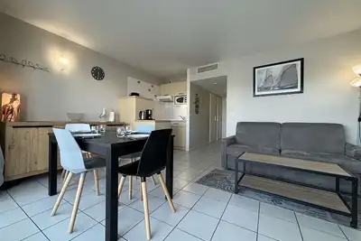 Image de Appartement 2 pièces avec terrasse, piscine, parking et animaux admis