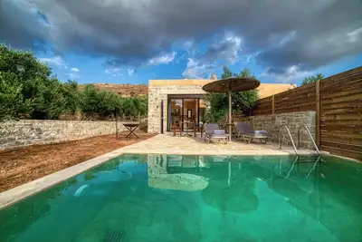 Image de Olive luxe suites 2019 - suites de luxe avec piscine privée et jacuzzi intérieur