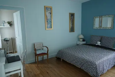 Image de Studio rénové & privatif 30m² avec terrasse dans maison de charme ancienne