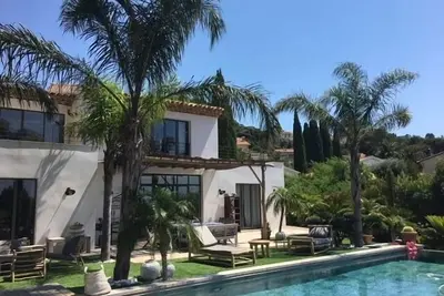 Image de Belle Villa 220 m2, bcp de charme avec une jolie vue mer