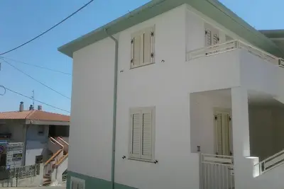 Image de Maison verte à deux pas de la mer