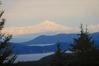Image de Vues sur l'océan, l'île et la montagne à Salt Spring