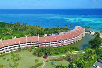 Image de Complexe de condominiums au bord de l’eau avec de belles vues sur la mer 3 chambres à coucher 3 salles de bain