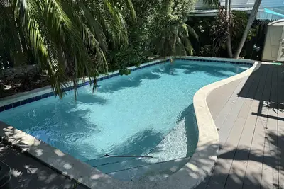 Image de Jardins luxuriants-piscine-jacuzzi