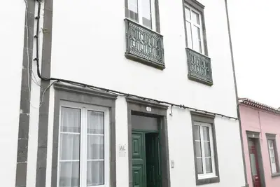 Image de Grand Logement Sur Le Premier ÉTAGE De La Maison De 3 Chambres