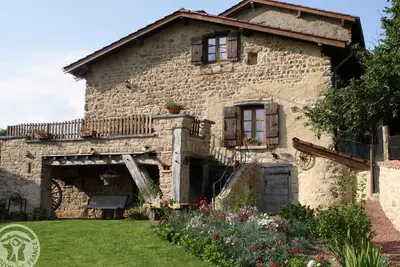 Image de Gîte charmant avec four à pain, jardin, terrasse, jeux et poêle à bois, acceptant animaux