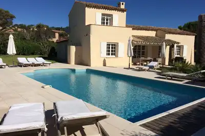 Image de Belle villa avec piscine a 150 m de la Plage Ă pieds! !