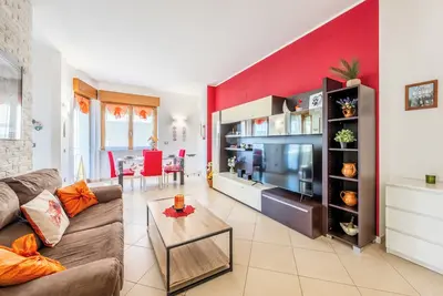 Image de Nouveau luxe et calme 2br Apt avec terrasse et vue