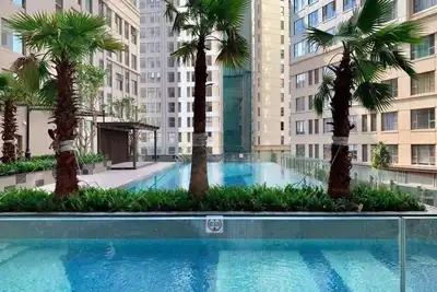 Image de Appartement moderne de 2 chambres dans le centre avec vue sur la ville et piscine extérieure, salle de sport Gratuit