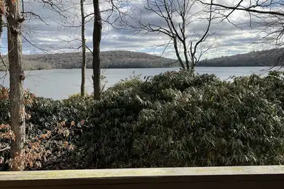 Image de Lakefront 3 Br / 2 salles de bain Accueil Big Boulder Lake / Big Boulder Station de ski