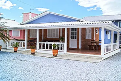 Image de Maison de 4 chambres Ă 200 m de la plage avec barbecue