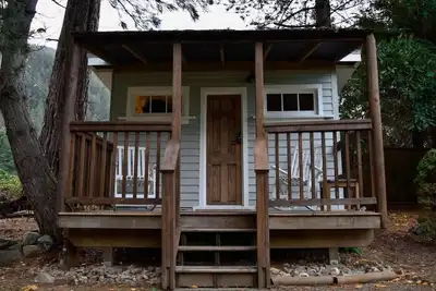 Image de Tiny Cottage | Queen Bed | Kitchen | Accommodates 2 Guests