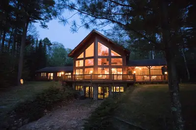 Image de * Nouvelle Liste * Birch Brae-Incroyable maison sur le grand lac, entourée de bois et d'art