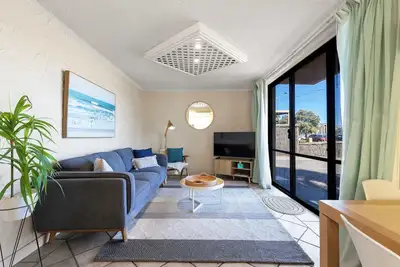 Image de Pet Friendly Riverside Courtyard | Walk to Beach