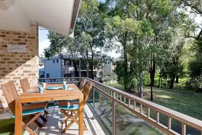 Image de 54 'Bay Parklands', 2 Gowrie Avenue - climatisation, piscine, court de tennis, adapté aux enfants