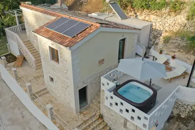 Image de Maison de pêcheur près de la mer Baie Prapratna - Prapatna, Brac (K-17608)