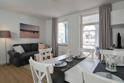Image de 18 Ferienappartement Jasmund (A) (avec balcon) - Immeuble Haus Arkona