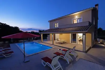 Image de Villa Boscari relaxante entourée de bois