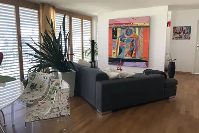 Image de Appartement moderne et lumineux de 110 m² avec salle de bains zen dream et douche à vapeur