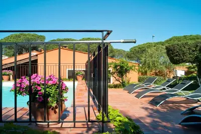 Image de Superbe Villa Climatisée 120m2 avec piscine privée et jardin - 6 personnes