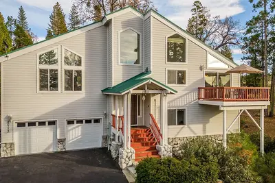 Image de Musick Ridge Beautiful Home avec 3 chambres + salle de bonus, 2. 5 salles de bains