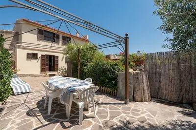 Image de Maison de vacances dans un endroit calme avec WiFi, jardin et terrasse ; places de parking disponibles