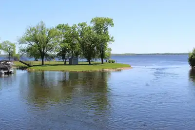 Image de Big Yellow Lake Condo avec quai, au bord du lac