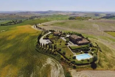 Image de Appartement Ă Alloro dans une ferme avec piscine dans les Crete Senesi