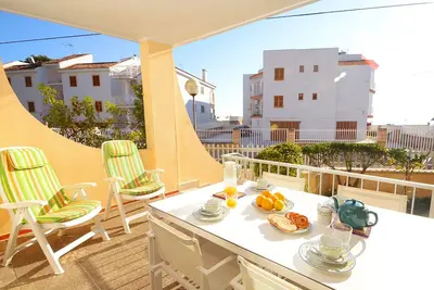 Image de Maison moderne mitoyenne face à la mer avec Wifi, Aac, jardin, à Playas de Muro