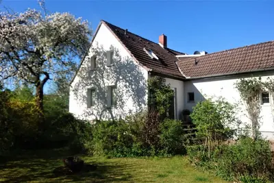 Image de Chalet ensoleillé avec grand jardin